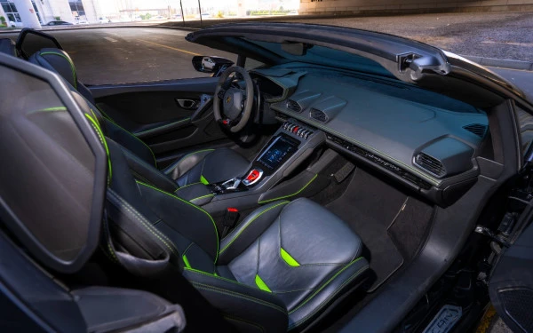 Black Lamborghini Evo Spyder, 2023 Photo 9