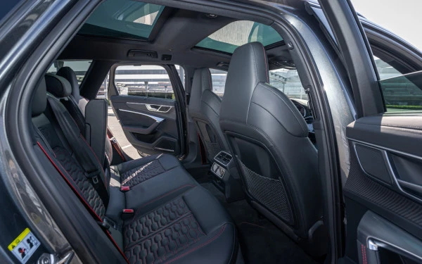 Grey Audi RS6, 2022 Photo 6