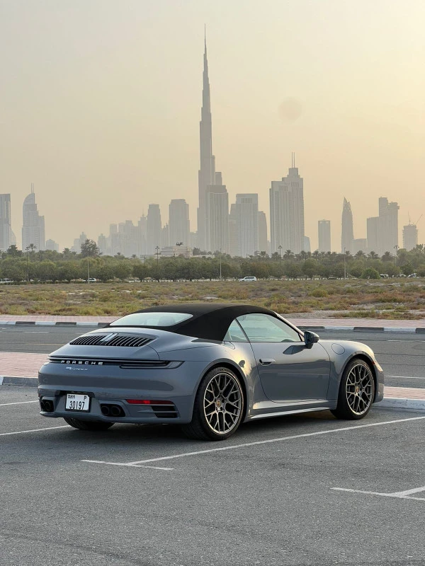 Grey Porsche 911 / Carrera, 2023 Photo 5