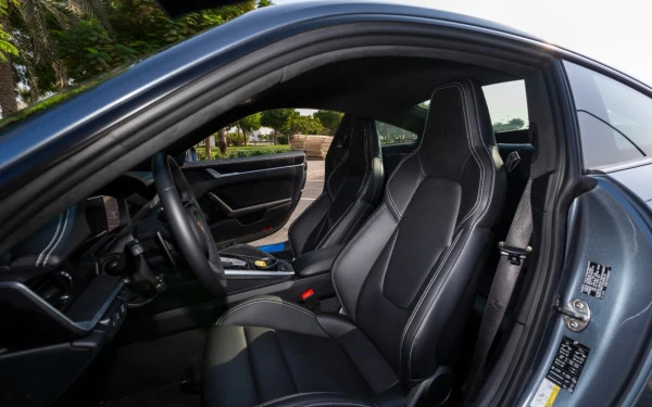 Grey Porsche 911 Carrera GTS, 2025 Photo 4