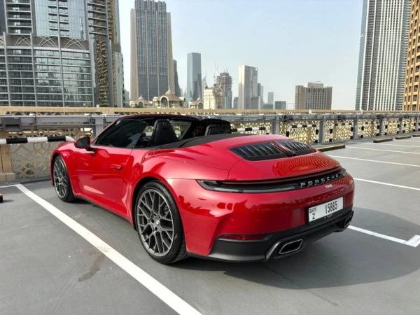 Red Porsche 911 / Carrera, 2026 Photo 5