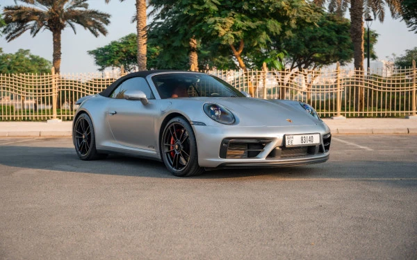 Silver Porsche 911 Carrera GTS, 2024 Photo 3