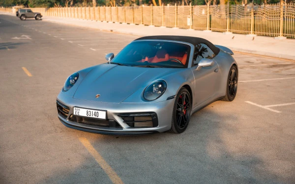 Silver Porsche 911 Carrera GTS, 2024 Photo 5