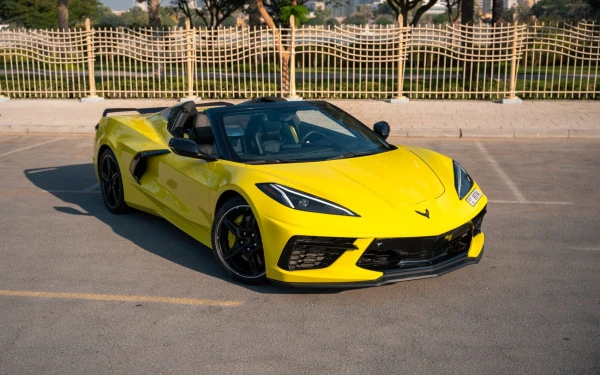 Yellow Chevrolet Corvette, 2022 Photo 5