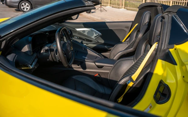 Yellow Chevrolet Corvette, 2022 Photo 14