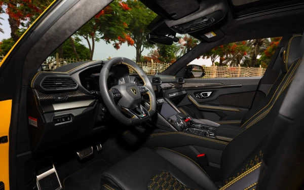 Yellow Lamborghini Urus, 2023 Photo 13